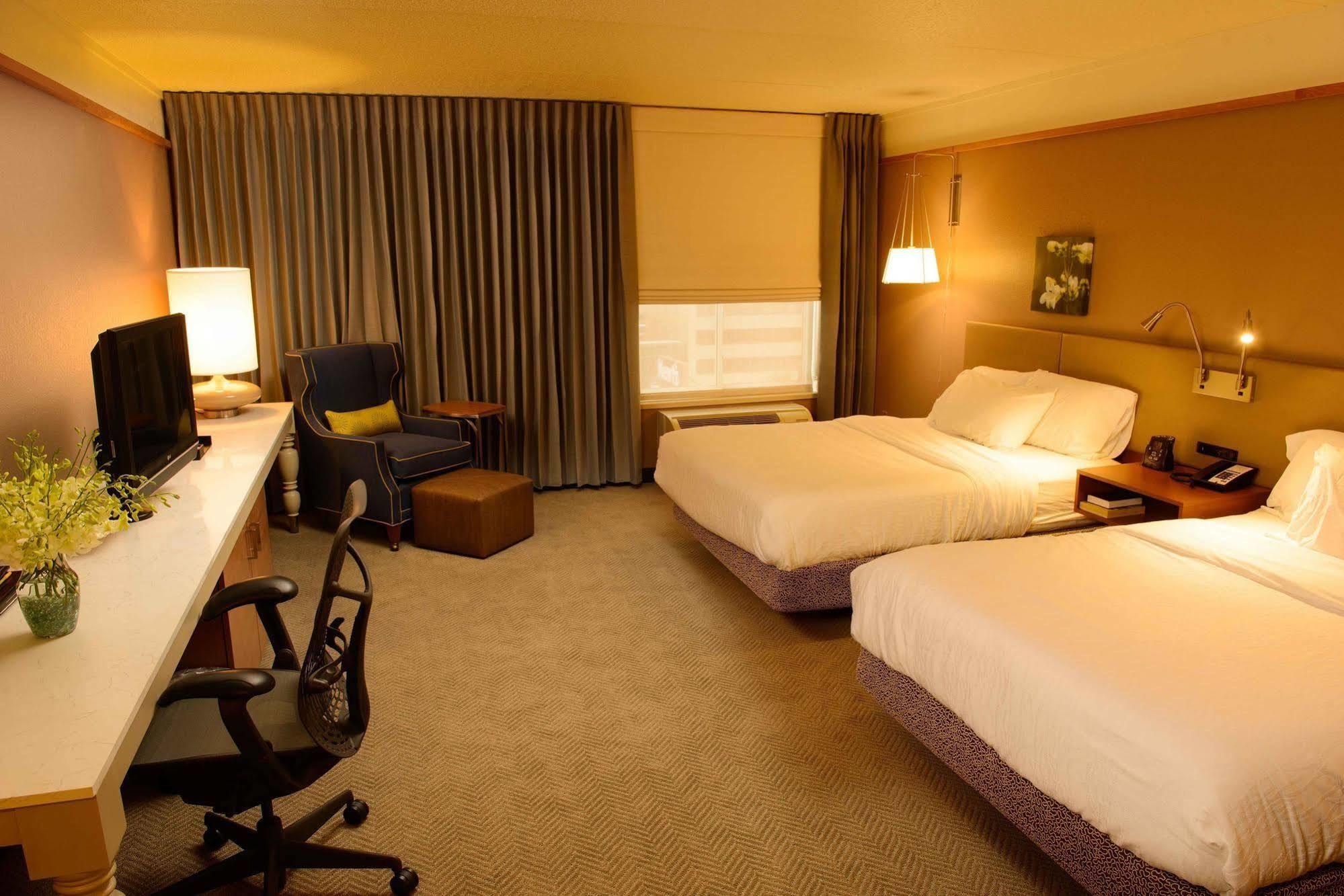 Hilton Garden Inn Rochester Downtown Екстер'єр фото
