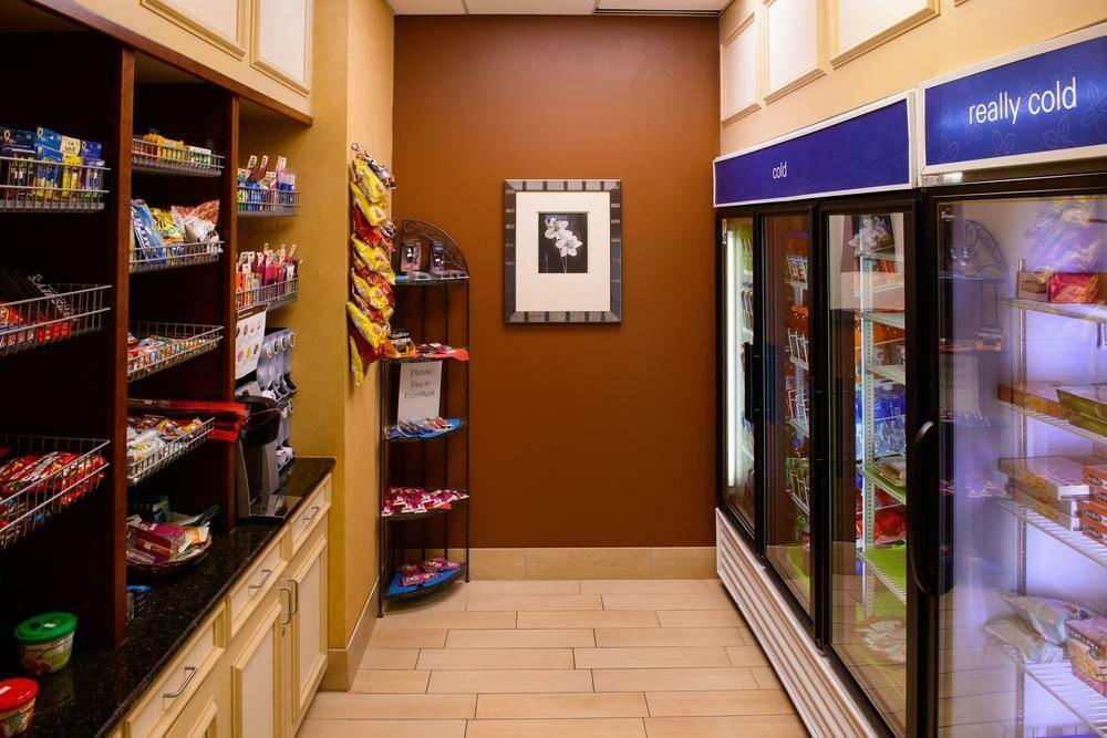 Hilton Garden Inn Rochester Downtown Екстер'єр фото